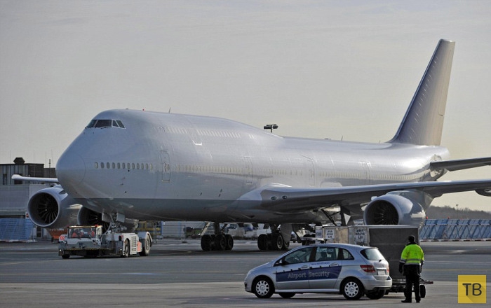 Boeing 747    $600  (13 )