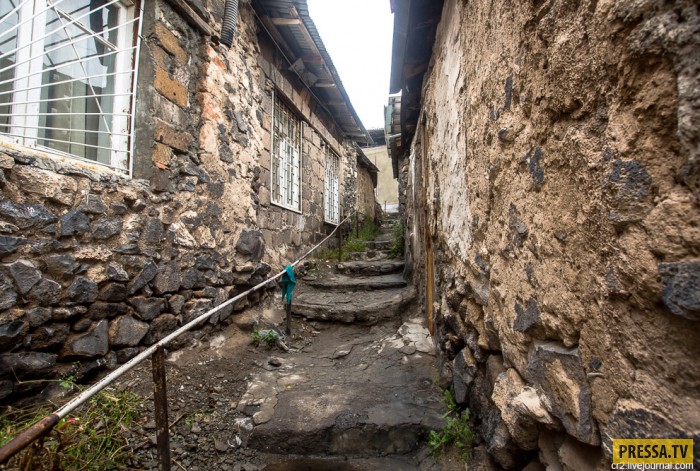 Конд район старинных улочек в Ереване (26 фото)