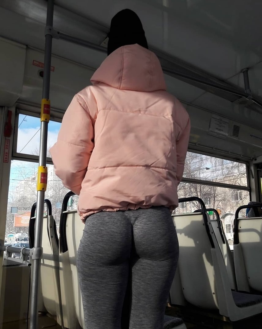 вот это жопа у девушки в автобусе (120) фото