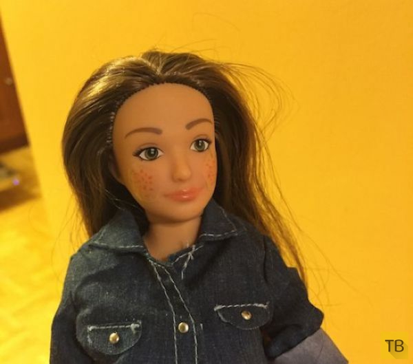 Реалистичную Барби наградили прыщами, растяжками и целлюлитом (6 фото)