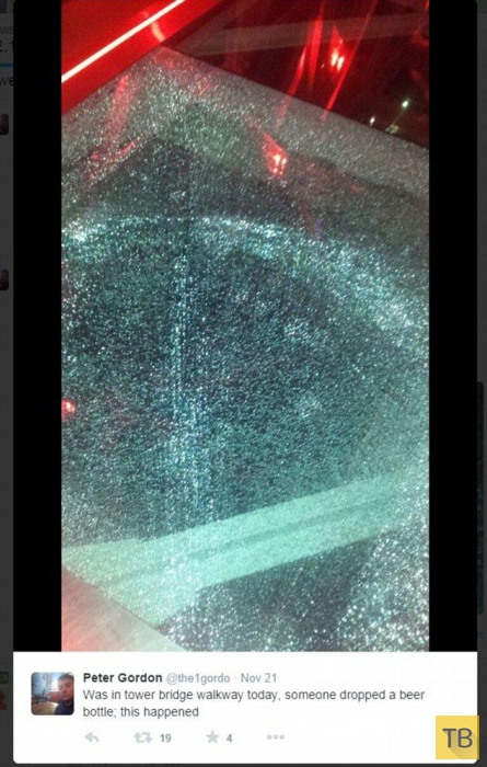 Бутылка пива разбила стеклянный пол Тауэрского моста (4 фото)