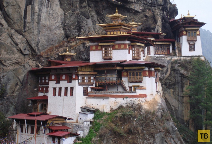 Такцанг-лакханг - знаменитый скальный монастырь в Бутане (8 фото)