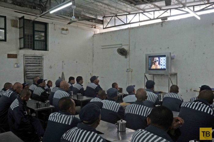 Китайская тюрьма для инвалидов и стариков (19 фото)