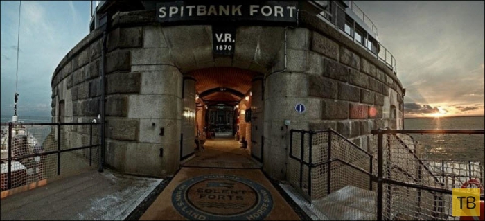Форт Spitbank - место, где можно переждать зомби-апокалипсис (13 фото)