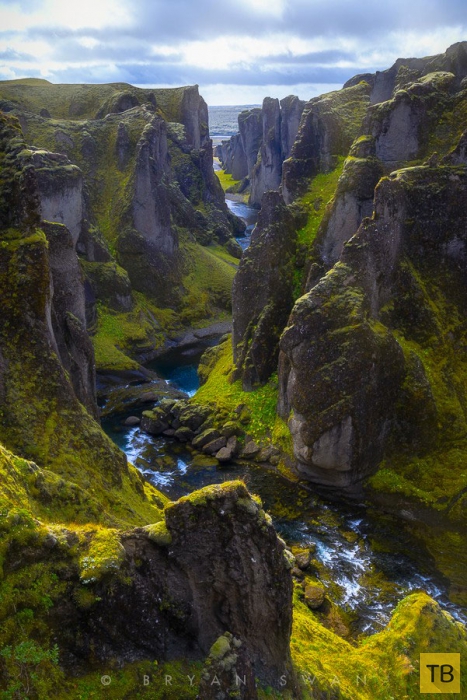 Фьядрарглйуфур (Fja&#240;r&#225;rglj&#250;fur) - красивейший каньон Исландии (9 фото)