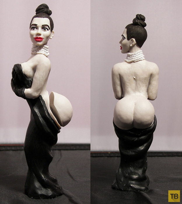 «Голую» обложку Ким Кардашьян увековечили в куклах (12 фото)