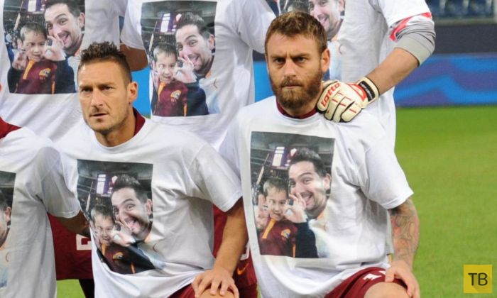 Футболисты «Ромы» почтили память своих болельщиков (5 фото)