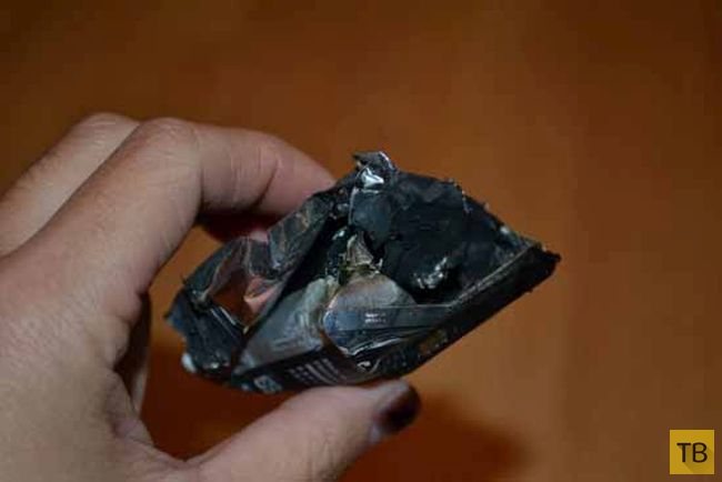 В Канадском студенческом общежитии взорвался Samsung GALAXY Ace 2 (13 фото)