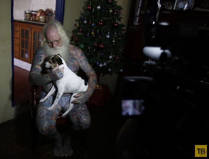 Витор Мартинс - самый татуированный Санта Клаус в мире (10 фото)