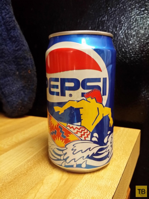 Парень нашел невскрытые банки Pepsi 90-х годов (7 фото)