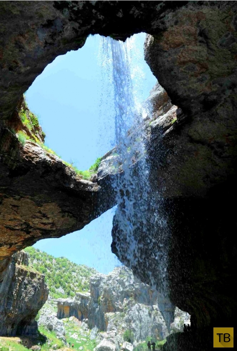 Глотка Баатары - красивейший водопад в Ливии (8 фото)
