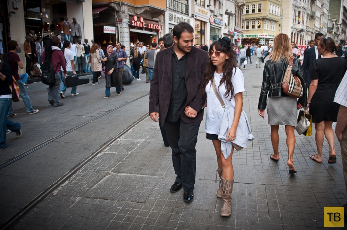Прогулки по Стамбулу, улица Истикляль (38 фото)