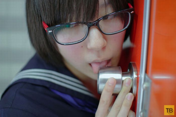Модная поза перед фотокамерой в японских социальных сетях (18 фото)