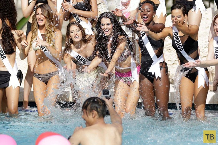 «Мисс Вселенная 2015» - выход в купальниках (33 фото)