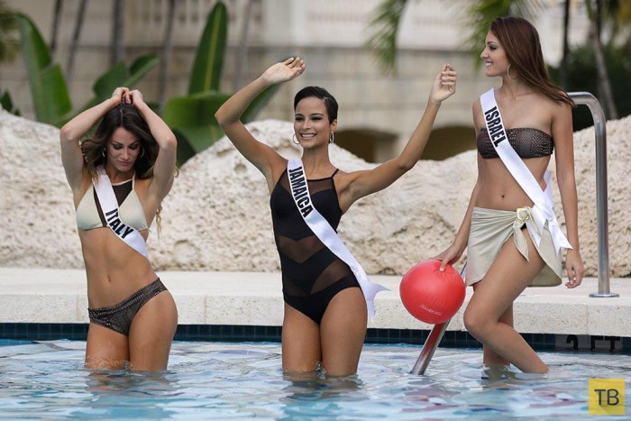 «Мисс Вселенная 2015» - выход в купальниках (33 фото)