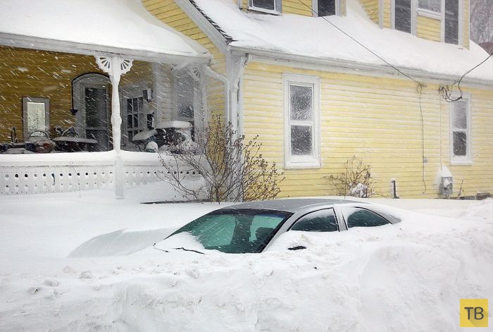 Последствия снежной бури на северо-востоке США (24 фото)
