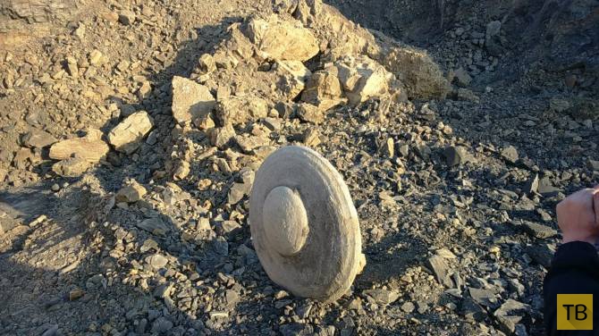 В Кузбассе нашли НЛО из камня (5 фото)