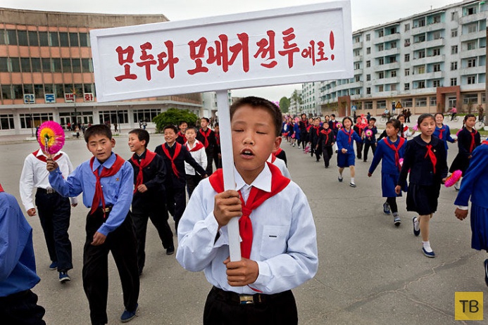 "Наследие диктатора" - репортаж немецкого фотографа Юргена Эсхера из Северной Кореи (13 фото)