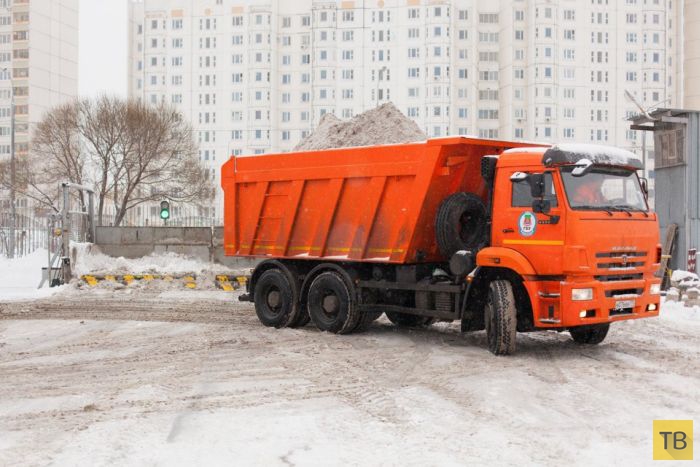 Как очищают Москву от снега (18 фото)