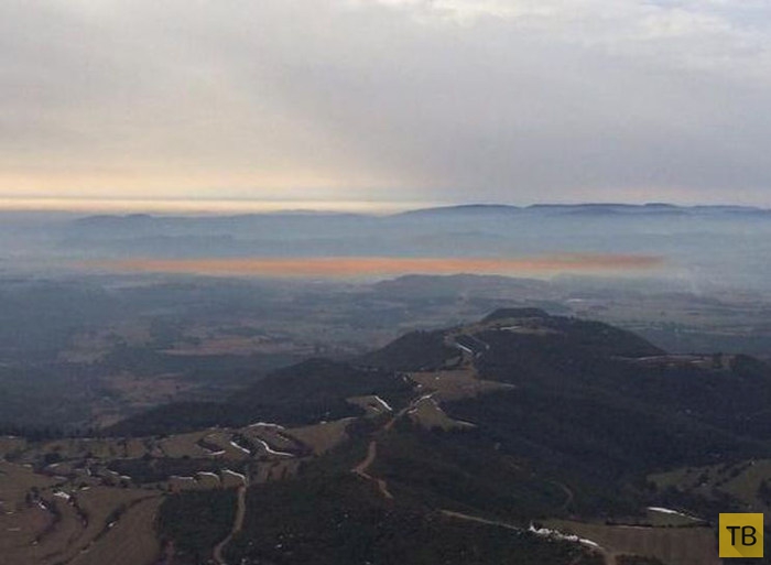 Оранжевое облако в Каталонии после взрыва на хим. заводе (22 фото)