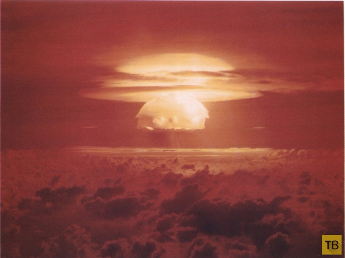 Подборка уникальных архивных фотографий испытаний ядерных бомб (12 фото)