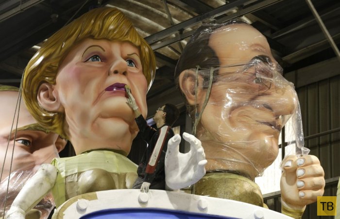 Куклы в образе известных политиков на европейских карнавалах (11 фото)