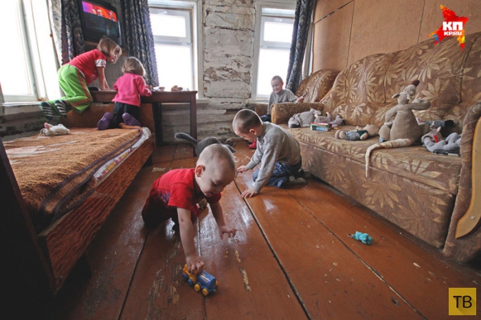 33-летний Сергей Белоусов в одиночку воспитывает пятерых детей (21 фото)