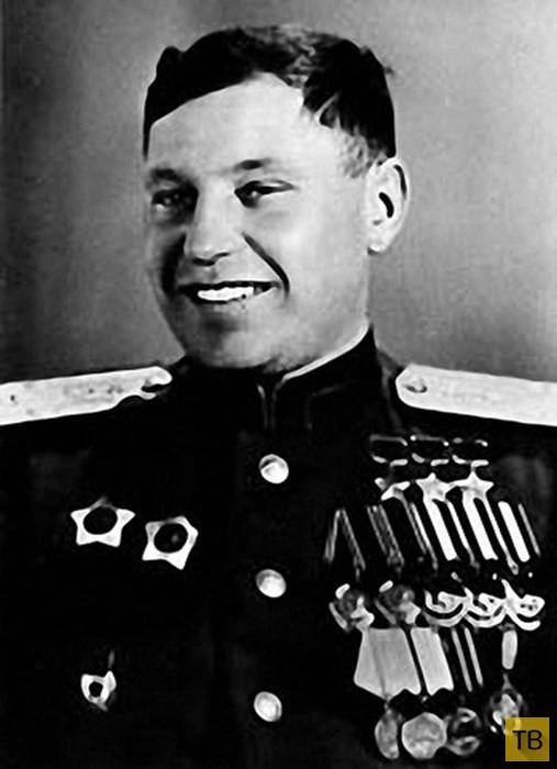 Легендарный советский летчик-ас Александр Иванович Покрышкин (11 фото)