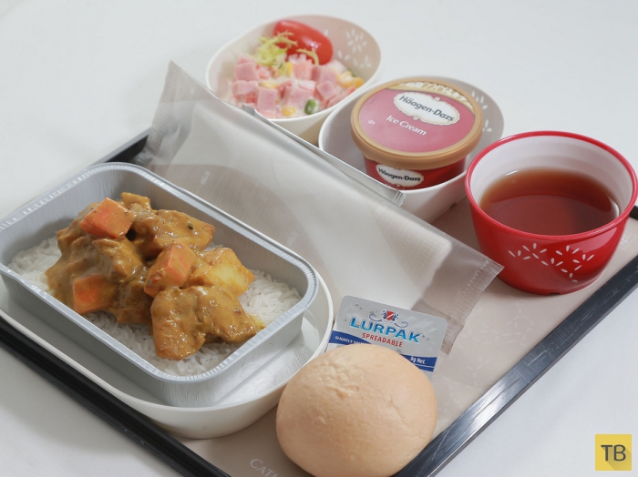 Еда для пассажиров эконом-класса лучших авиакомпаний мира (12 фото)