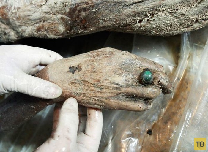 В Китае обнаружена древняя мумия (6 фото)