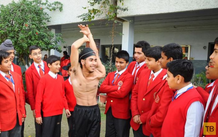 Джасприт Сингх Калра - "резиновый мальчик" из Индии (12 фото)