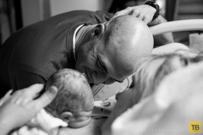 Трогательные фотографии отцов, которые впервые видят своего ребёнка (21 фото)