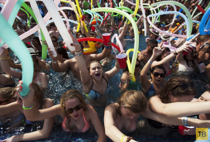 300 000 студентов ежегодно приезжают на весенние каникулы во Флориду (35 фото)