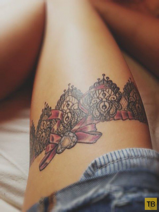Необычные женские татуировки (16 фото)