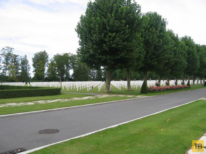 Кладбище американских военнослужащих-преступников во Франции (4 фото)