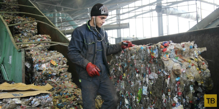 Подмосковный "Пларус" - первый в России завод по переработке пластиковой тары (15 фото)