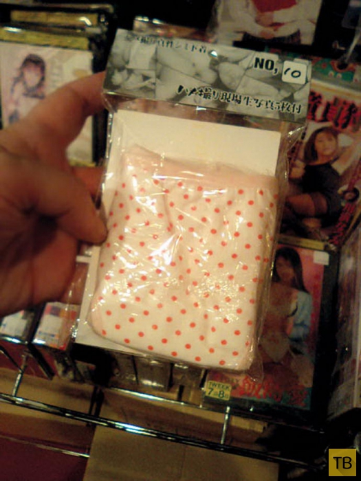 Ношенное нижнее белье японских девушек продается через автоматы (5 фото)