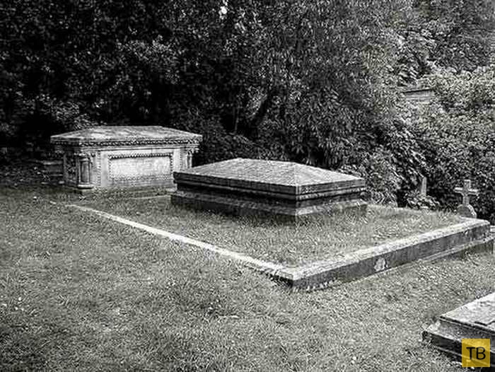 Топ 10: Самые загадочные в мире могилы (11 фото)