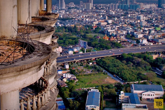В столице Таиланда Бангкоке самый высокий в мире заброшенный небоскреб - Sathorn Unique (25 фото)