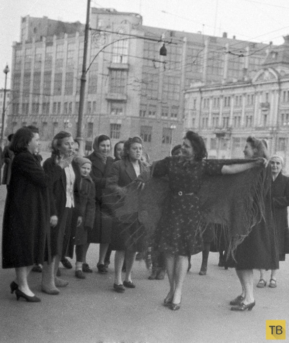 Подборка трогательных фотографий времен Великой Отечественной войны (12 фото)