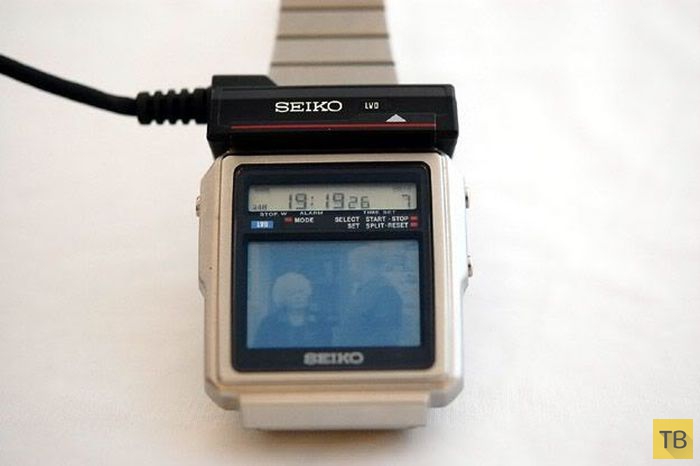 Seiko - первые в мире часы с телевизором. 1982 год (5 фото)