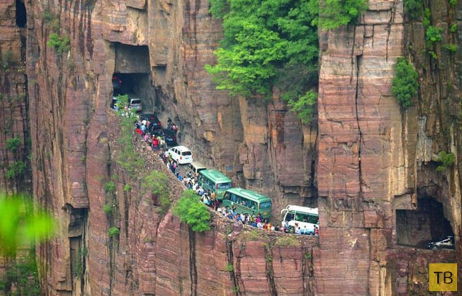 Китайская дорожная пробка на горе Гуо Лян Сун - самая опасная в мире (5 фото)