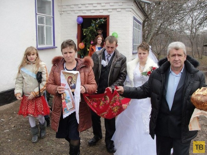 "Веселая" провинциальная свадьба (9 фото)