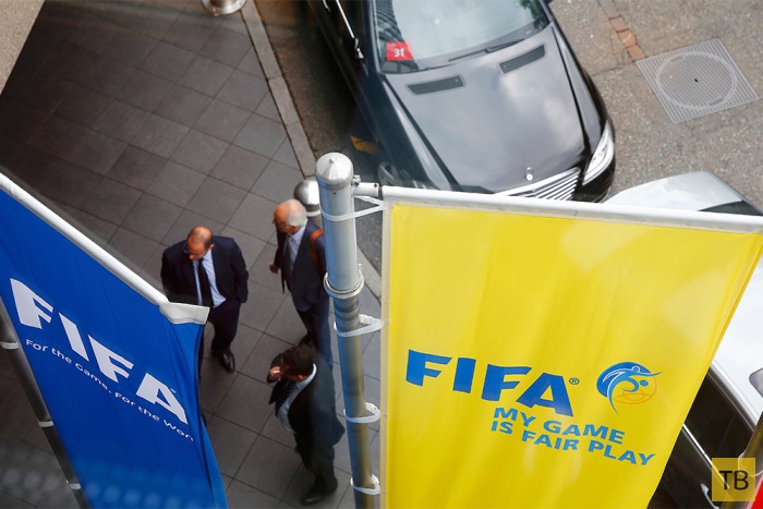 Сотрудники FIFA обвиняются во взяточничестве (5 фото)