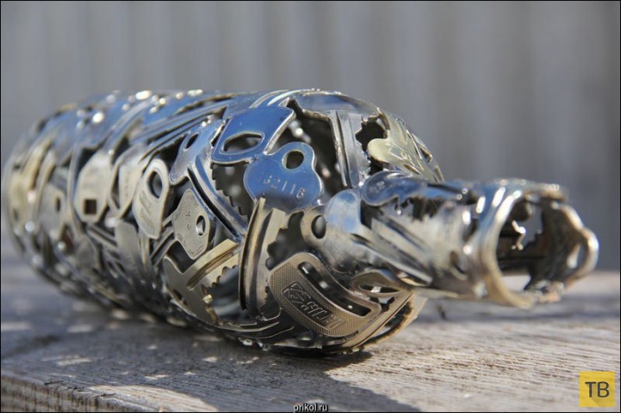 Необычные скульптуры из ключей и монет от австралийского художника Майкла (9 фото)