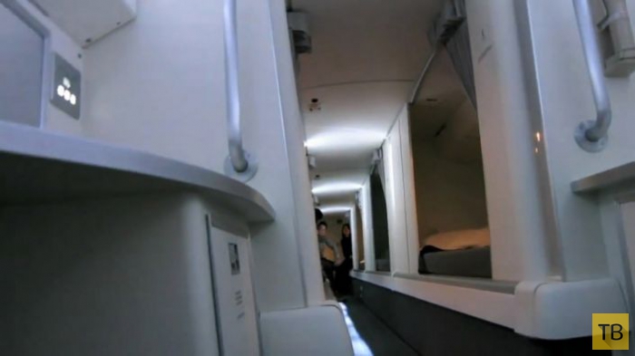 Секретные спальни стюардесс на самолетах Boeing  (19 фото)