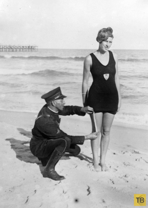 Полиция купальников в начале 20 века в США (5 фото)