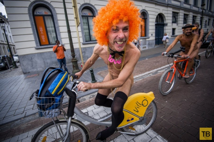 (18+) Голые велосипедисты в центре Брюсселя (13 фото)