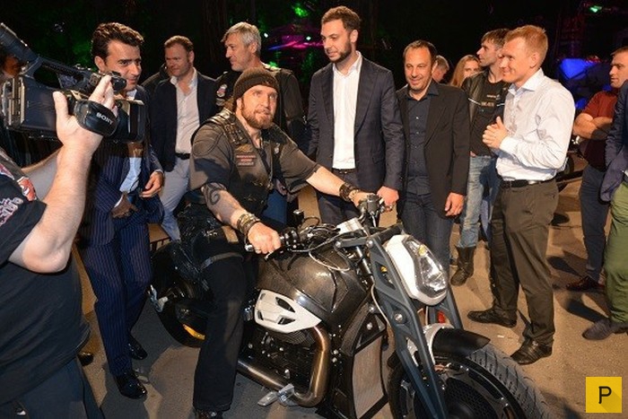 Российский мотоцикл «Волк» - кастомная версия итальянского байка Moto Guzzi (6 фото)
