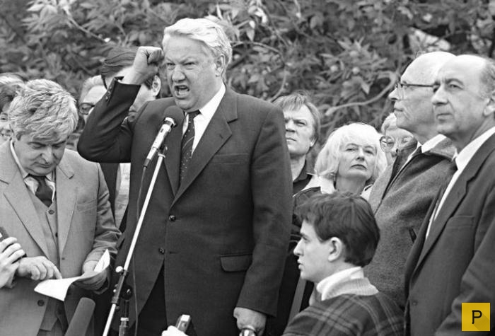 Редкие архивные и домашние фотографии Б. Н. Ельцина (14 фото)